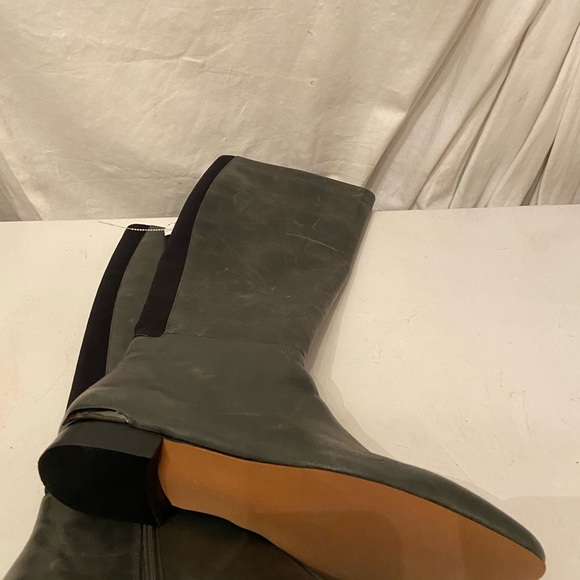 G.I.L.I. Gray leather kneehigh boots sizes 8 & 9 - Picture 6 of 8